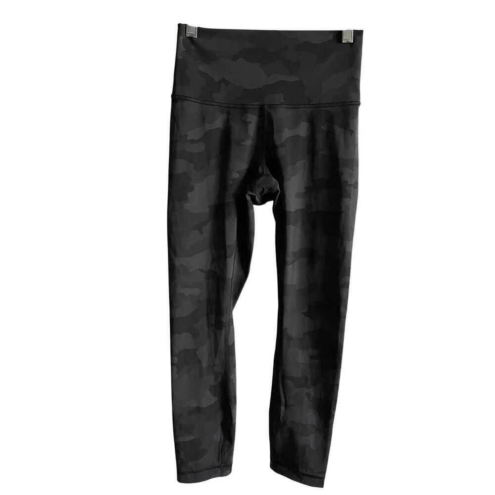 Lululemon Wunder Under Crop Leggings in Black Camo Size 4